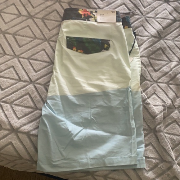 Board Shorts - Picture 4 of 4